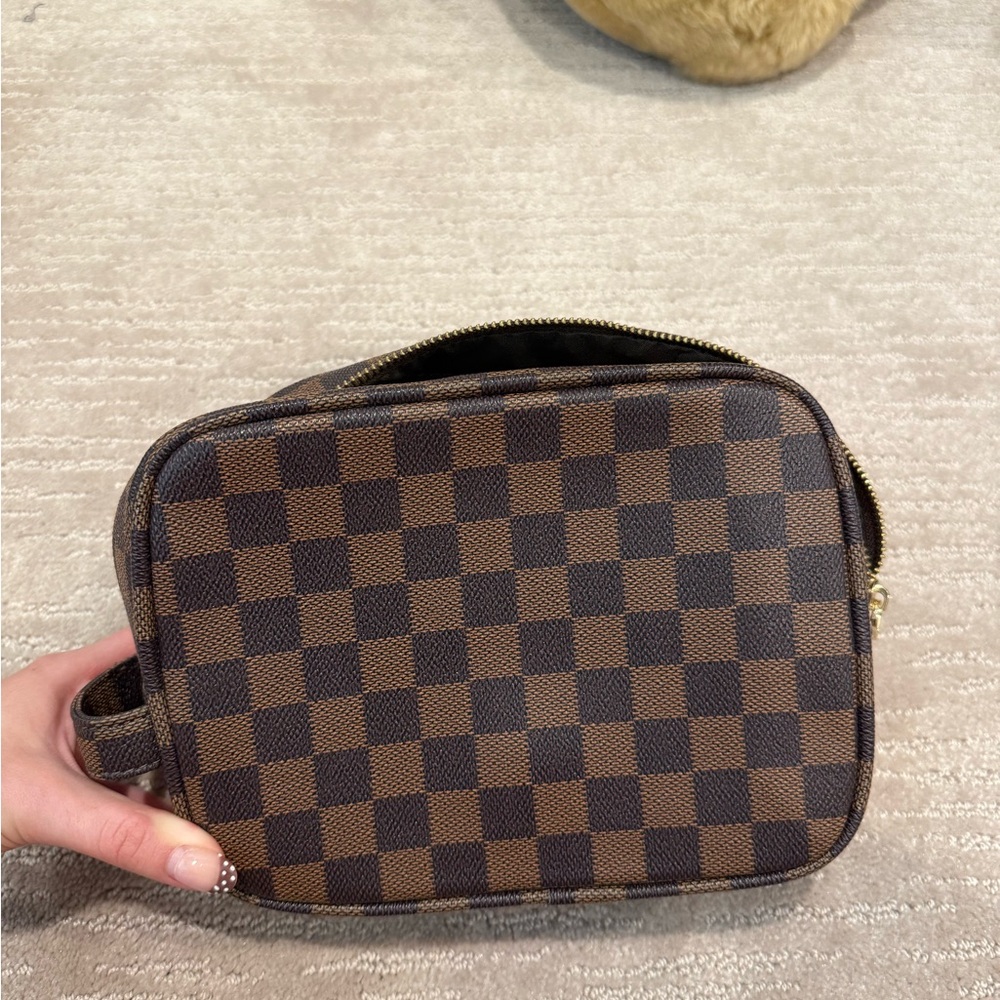 Elegant Checkered Brown Cosmetic Bag